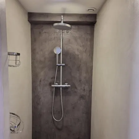 Loft T2 Parking Et Jardin Prive Apartamento